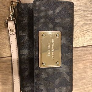 Michael Kors wallet/phone holder